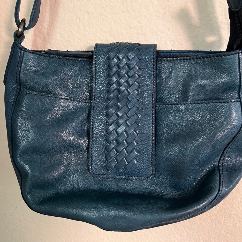 Women’s leather cross body